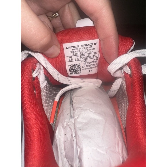 Under Armour Women's 6.5 UA Glyde MT Charged USA Softball Cleats - Picture 8 of 8